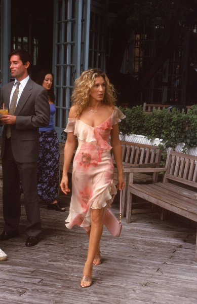 A Plea To Carrie Bradshaw: Please, Bring Back Your Curls!