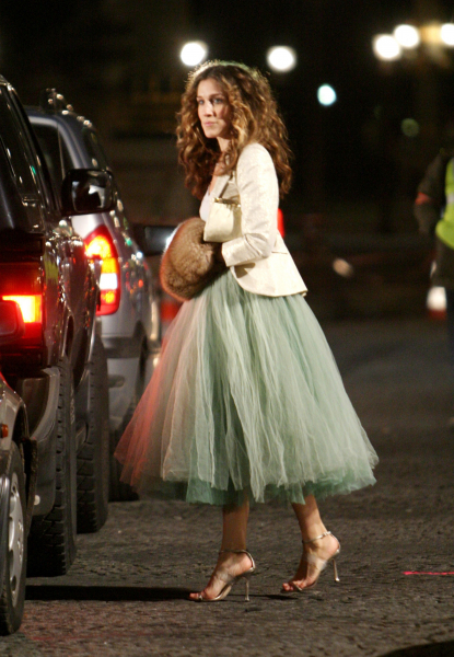 A Look Back At Carrie Bradshaw’s Hair Evolution